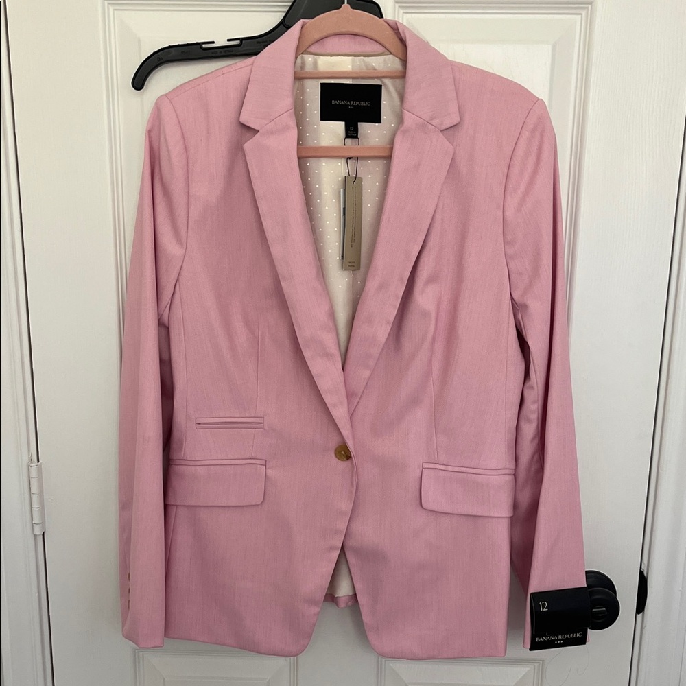 Banana Republic Women's Pink Suit Blazer and pant
